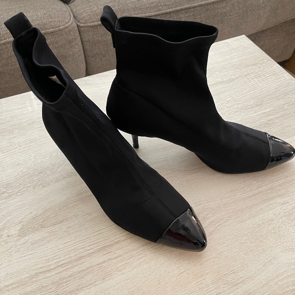 Like new authentic NANETTE booties